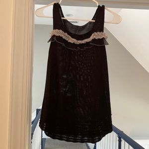 Black knitted top with white lace